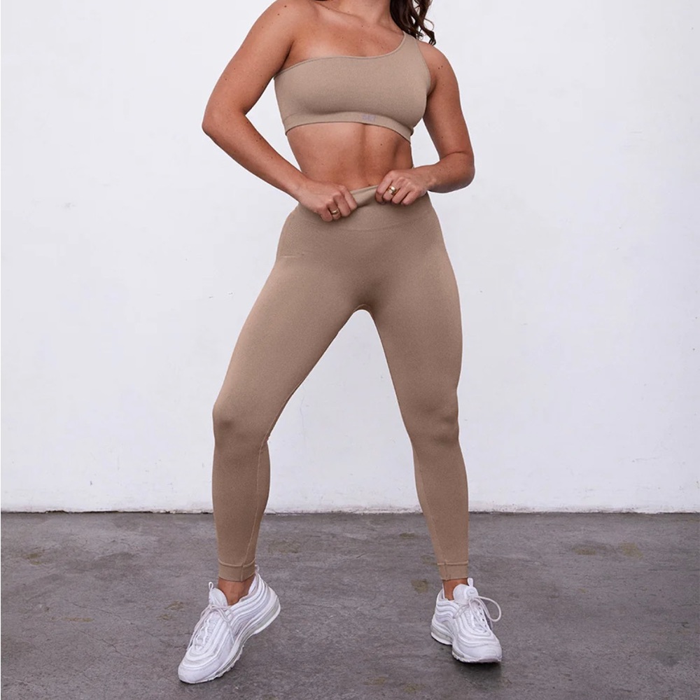 Set Active leggings, barely used. Size XS